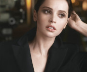 Clé de Peau Beauté x Felicity Jones
