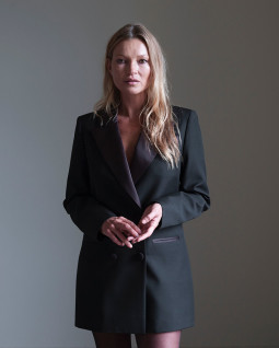 Kate Moss Stars in Latest Self-Portrait Campaign