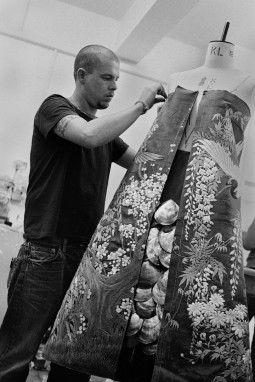 Exhibition of Fashion and Photography Explores Creative Partnership Between Lee Alexander McQueen and Ann Ray