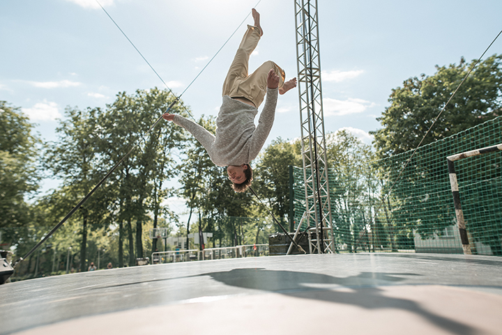 The International Contemporary Circus Festival "Cirkuliacija" has started: stories will be told in the air and on the ground