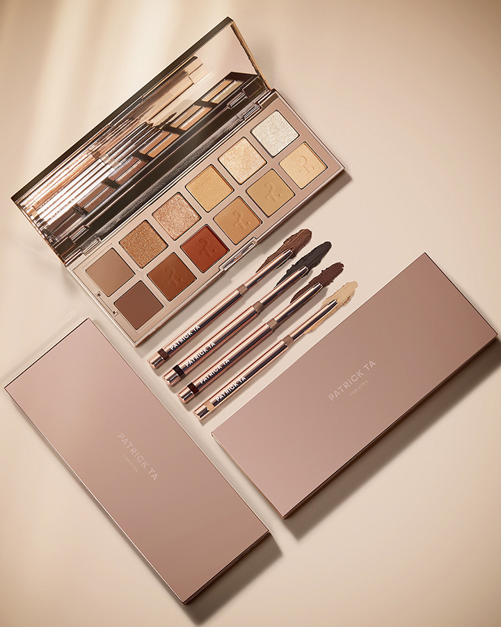 The palette is unique as it offers two cream shades, four velvet matte shades, two iridescent metallics and glistening pearl
