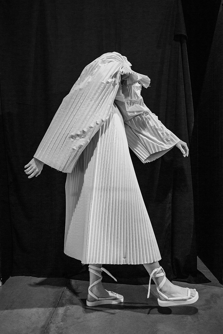 DZHUS AW22 - PSEUDO