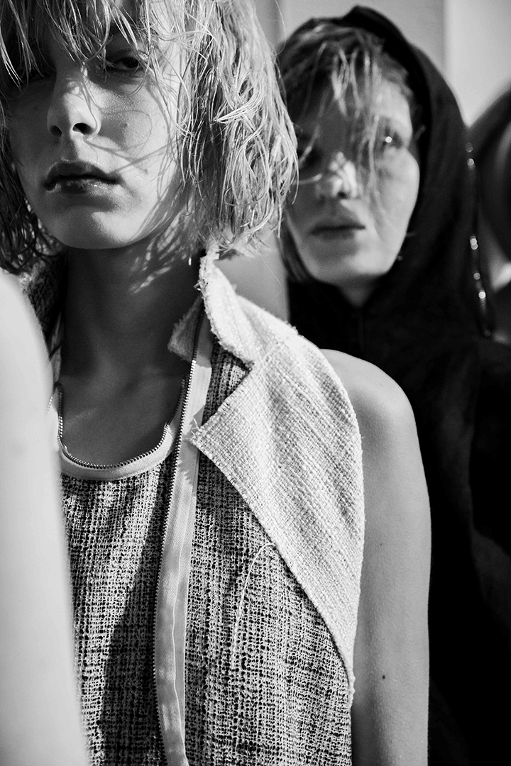 DZHUS AW22