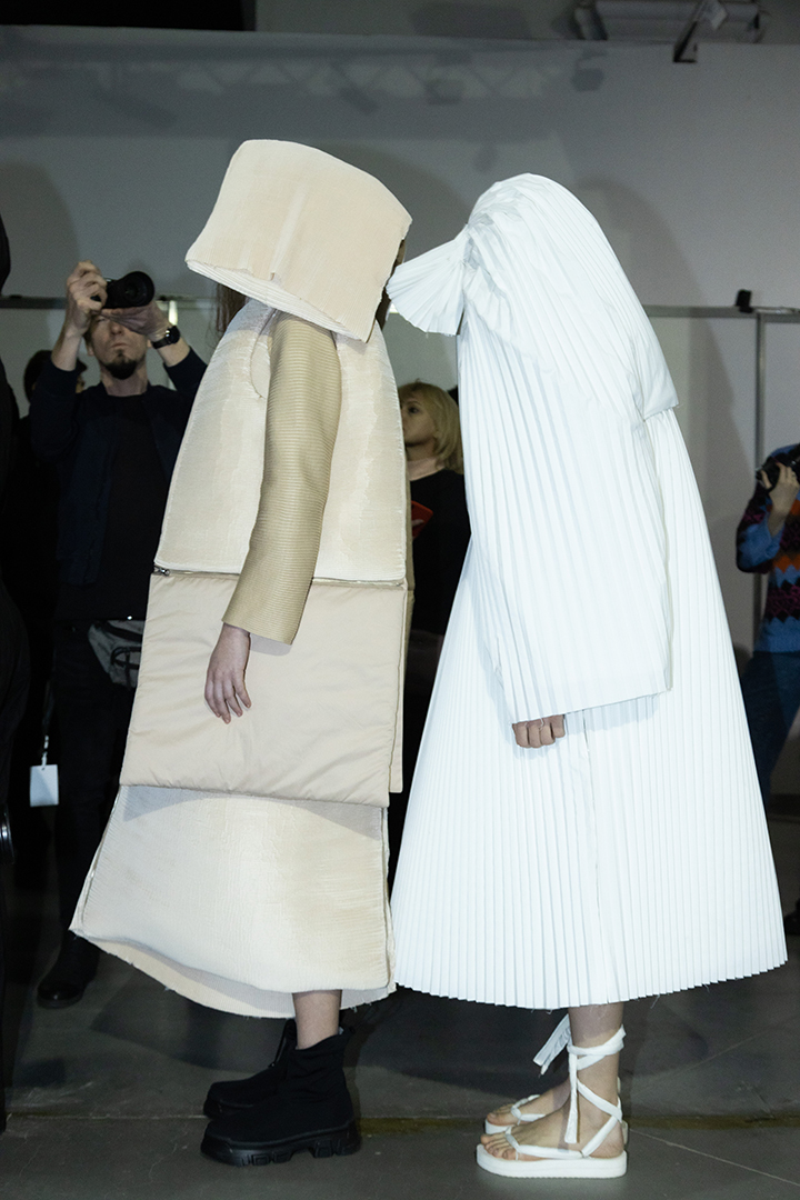 DZHUS AW22 by Max Martin